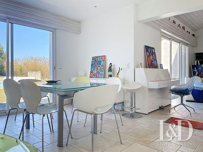 Image No.6-3 Bed House for sale