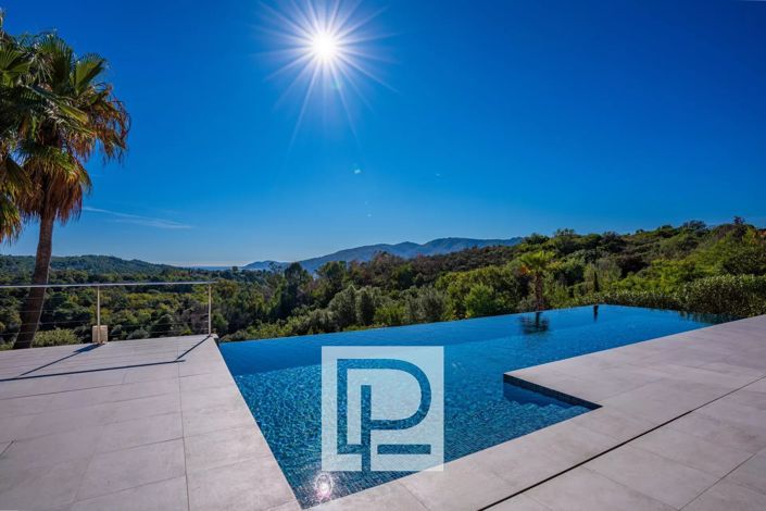 Image No.4-5 Bed House for sale