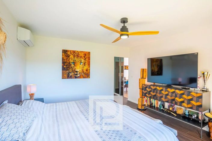 Image No.9-5 Bed House for sale