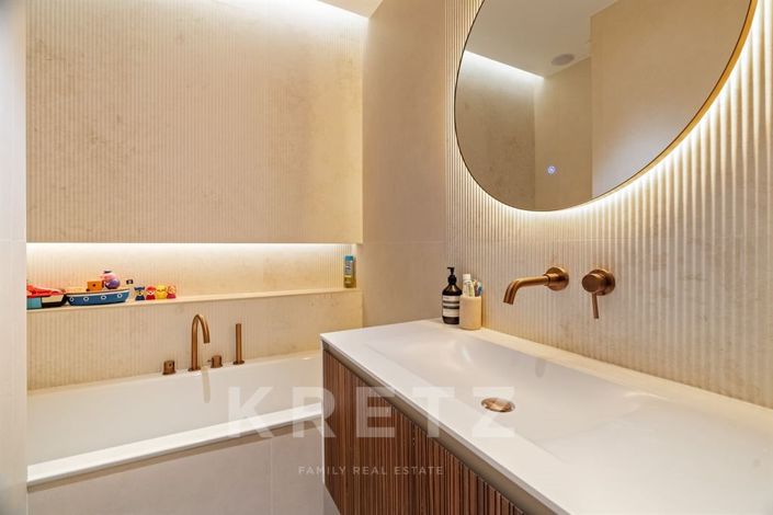 Image No.10-3 Bed Apartment for sale