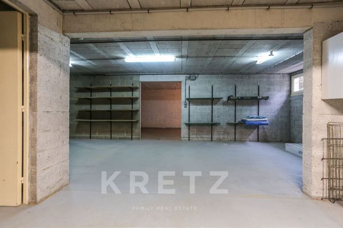 Image No.17-5 Bed House for sale