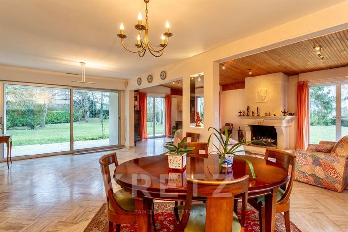 Image No.2-5 Bed House for sale