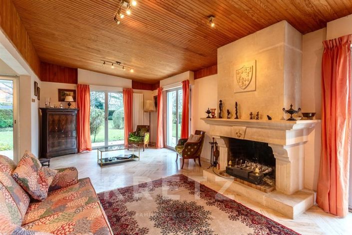 Image No.3-5 Bed House for sale