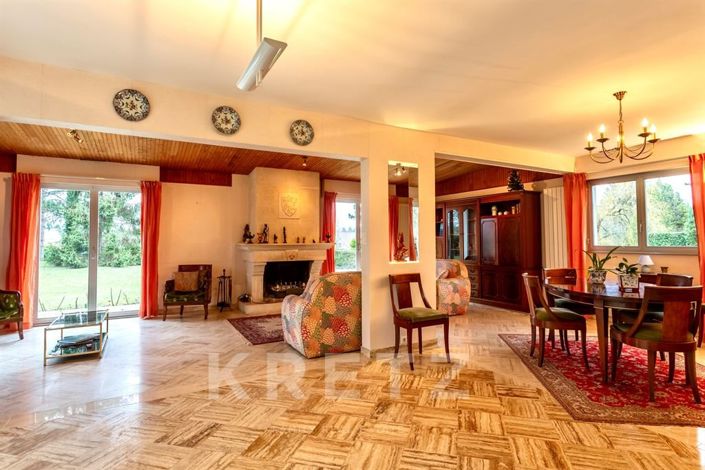 Image No.6-5 Bed House for sale