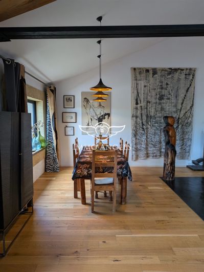 Image No.8-4 Bed House for sale