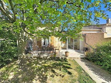 1 - Les Angles, House