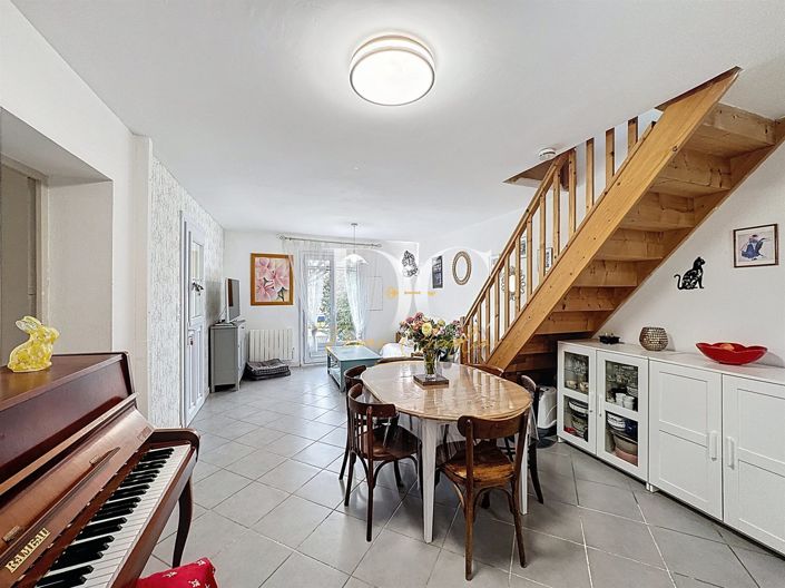 Image No.6-2 Bed House for sale