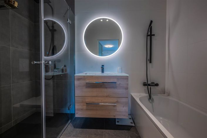 Image No.8-4 Bed House for sale