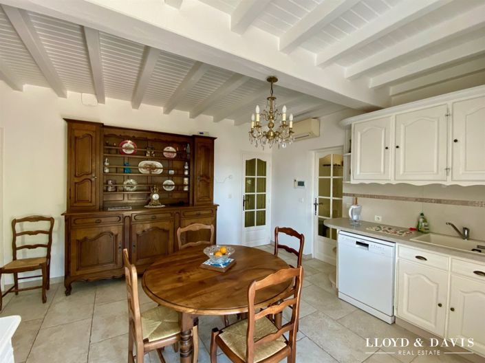 Image No.10-5 Bed House for sale