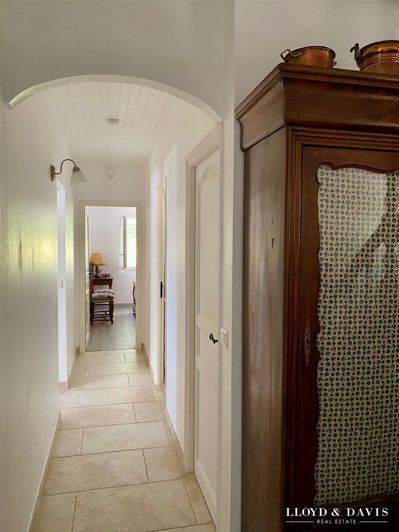 Image No.17-5 Bed House for sale