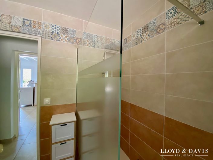 Image No.20-5 Bed House for sale