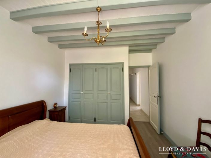 Image No.21-5 Bed House for sale