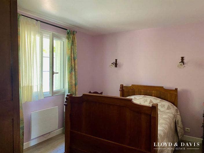 Image No.22-5 Bed House for sale