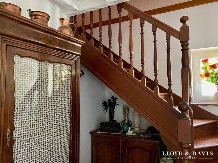 Image No.23-5 Bed House for sale