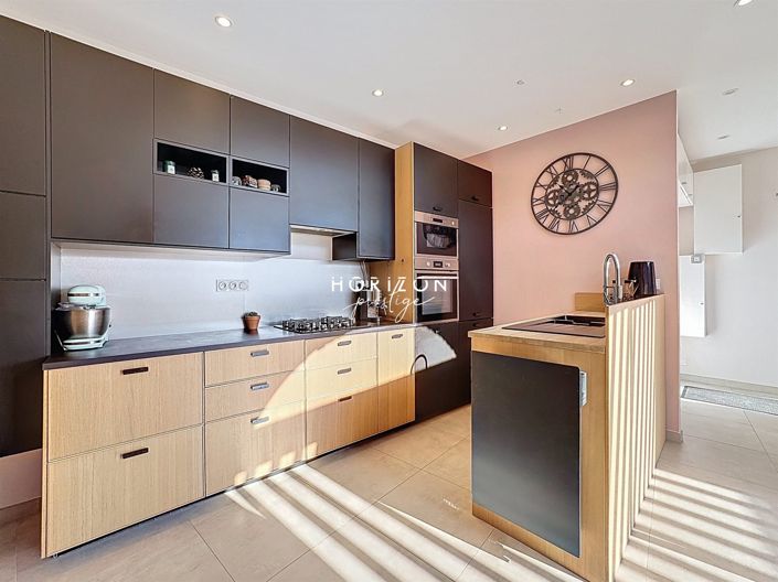 Image No.14-Propriété de 8 chambres à vendre à Émeringes