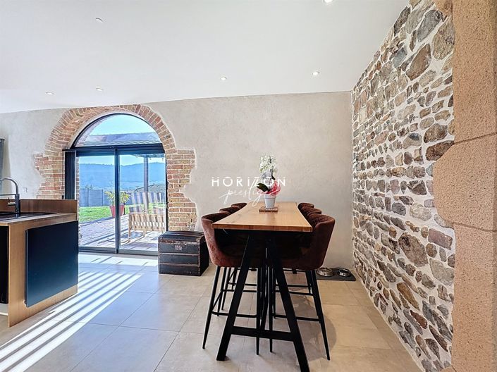 Image No.16-Propriété de 8 chambres à vendre à Émeringes