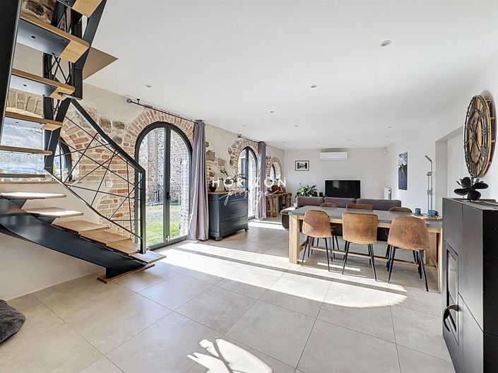 Image No.7-Propriété de 8 chambres à vendre à Émeringes