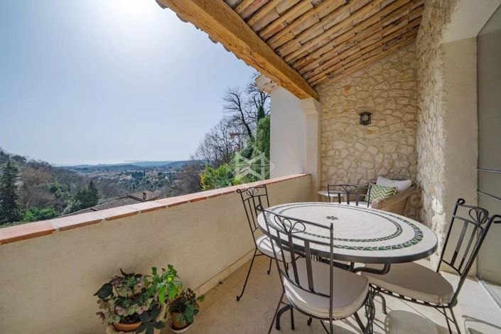 Image No.10-5 Bed House for sale