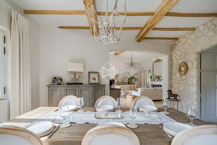 Image No.11-5 Bed House for sale