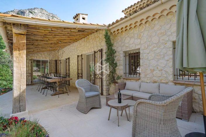 Image No.6-5 Bed House for sale