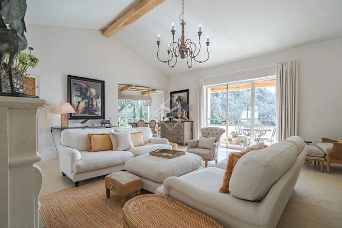 Image No.9-5 Bed House for sale