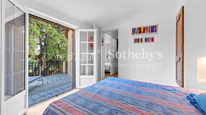 Image No.11-3 Bed Property for sale