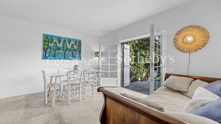 Image No.8-3 Bed Property for sale