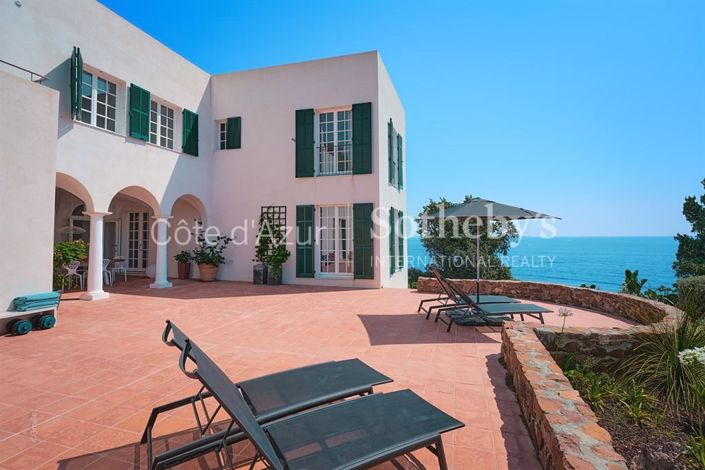 Image No.2-Propriété de 6 chambres à vendre à Théoule-sur-Mer