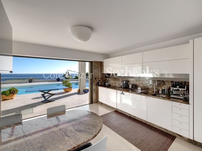 Image No.10-6 Bed House for sale