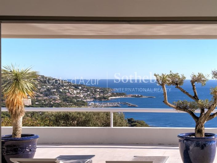 Image No.16-6 Bed House for sale
