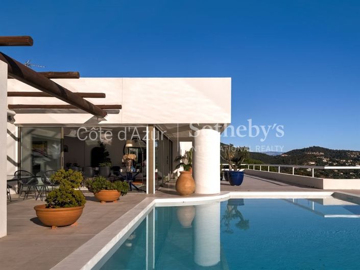 Image No.18-6 Bed House for sale