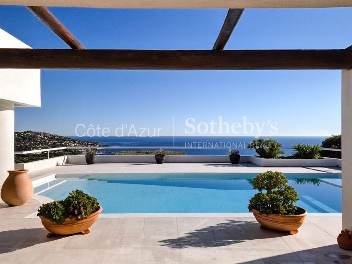 Image No.3-6 Bed House for sale
