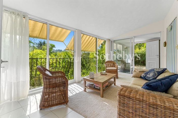 Image No.17-5 Bed Property for sale