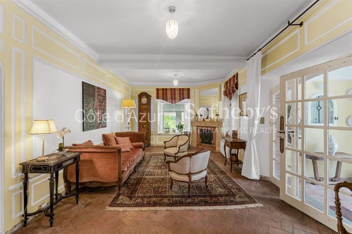 Image No.9-5 Bed Property for sale