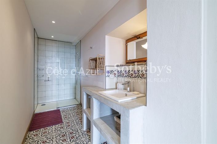 Image No.13-4 Bed Property for sale