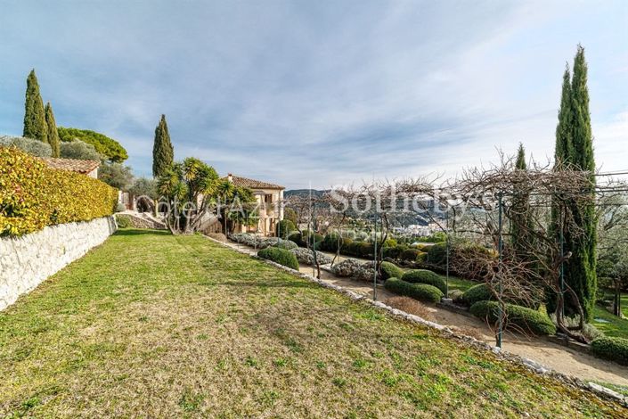 Image No.17-4 Bed Property for sale