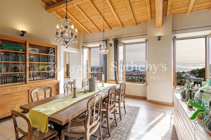 Image No.4-4 Bed Property for sale