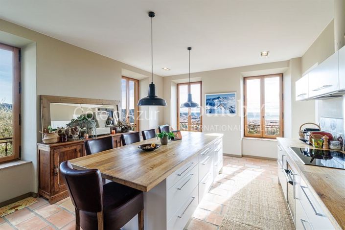 Image No.6-4 Bed Property for sale