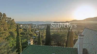 1 - La Croix-Valmer, House