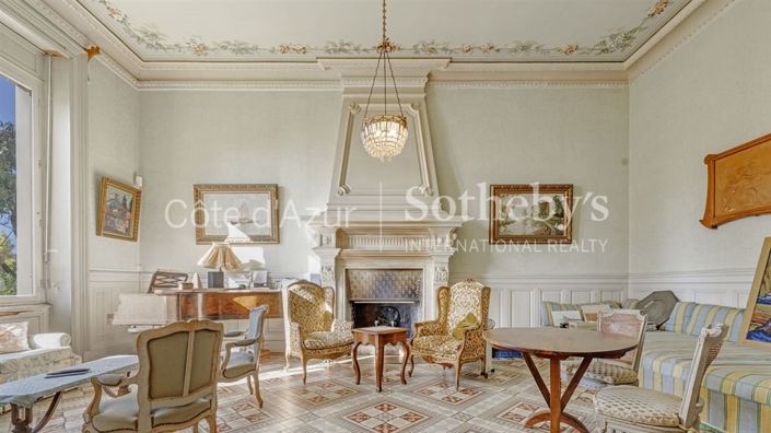 Image No.8-5 Bed House for sale