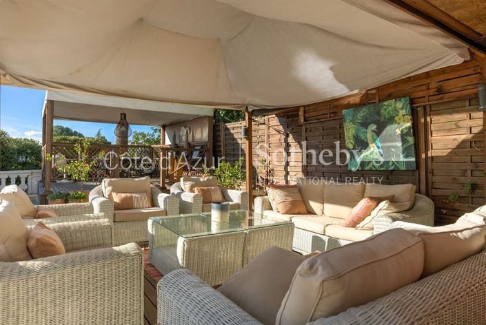 Image No.17-3 Bed Property for sale