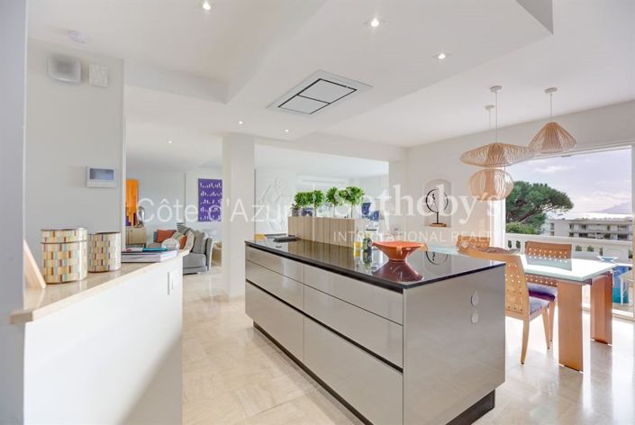 Image No.6-3 Bed Property for sale