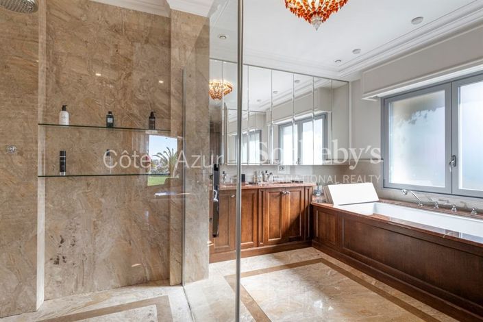 Image No.17-Propriété de 5 chambres à vendre à Nice