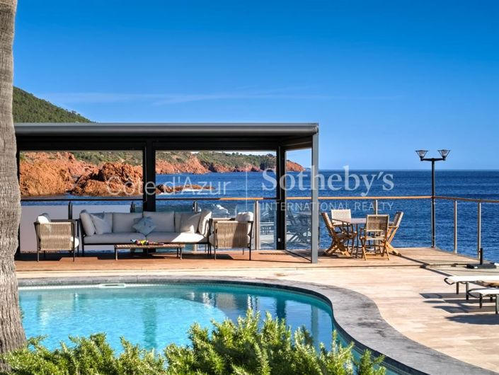 Image No.12-3 Bed Property for sale