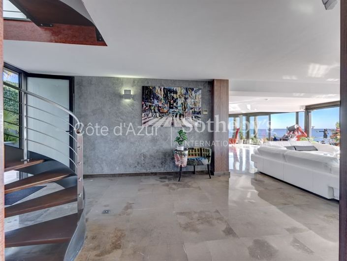 Image No.18-3 Bed Property for sale