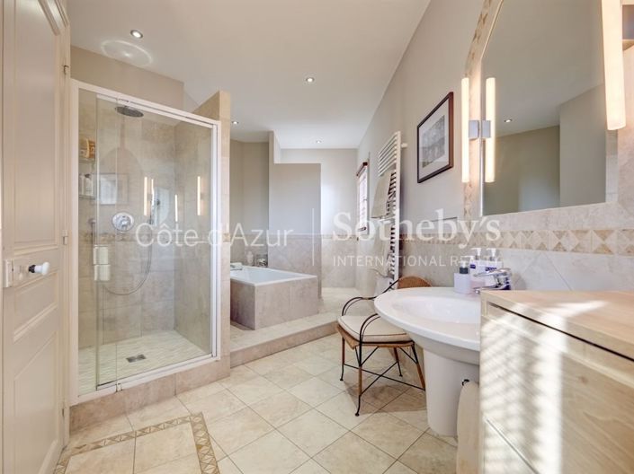 Image No.10-4 Bed House for sale