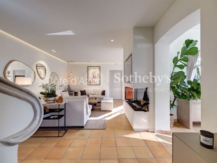 Image No.3-4 Bed House for sale