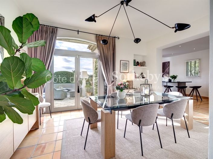 Image No.6-4 Bed House for sale