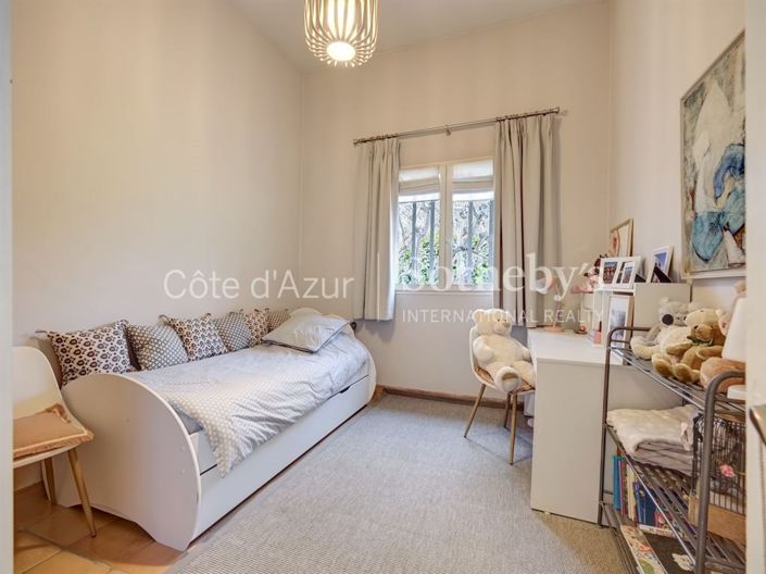 Image No.9-4 Bed House for sale