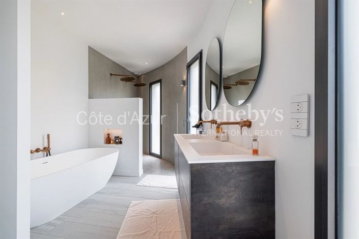 Image No.19-Maison de 6 chambres à vendre à Opio